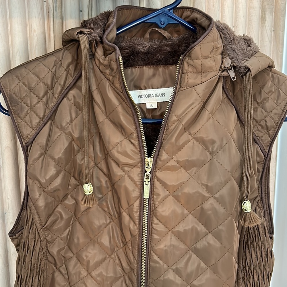 Winter Vest. Super Soft Inside, Mint Condition. S… - image 2
